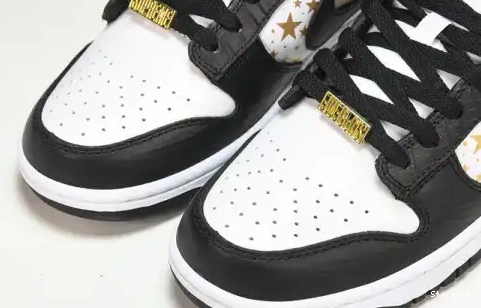 Black Supreme SB  DH3228-102 Low Dunk Stars Nike 0517